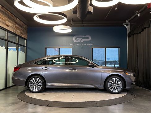 Used 2019 Honda Accord EX image 2