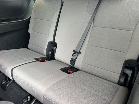 Used 2026 Chevrolet Traverse LT w/ Driver Confidence Package FWD image 19