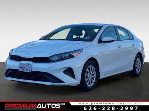 Used 2024 Kia Forte LX image 1