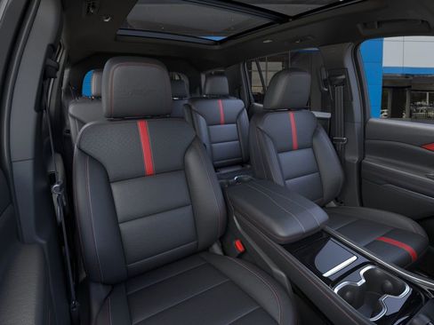 New 2026 Chevrolet Traverse RS image 16
