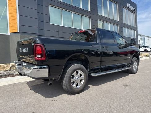 Used 2025 RAM 2500 Big Horn AWD/4WD image 3