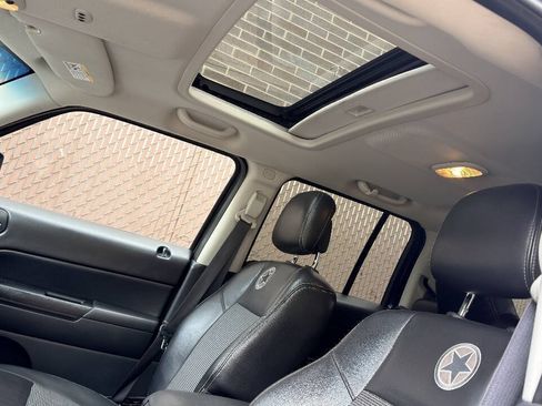 Used 2014 Jeep Patriot Latitude w/ All Weather Capability Group AWD/4WD image 12