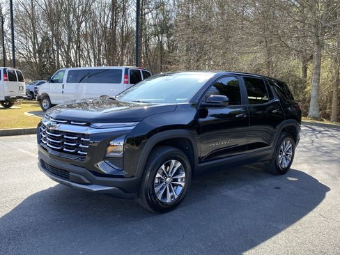 Used 2026 Chevrolet Equinox LT image 5