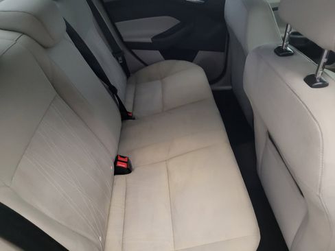 Used 2018 Ford Focus SE image 19