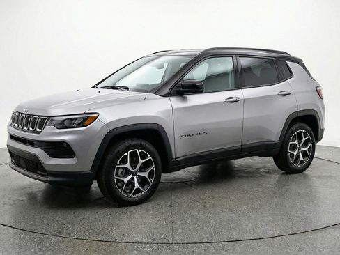 Used 2025 Jeep Compass Limited AWD/4WD image 2