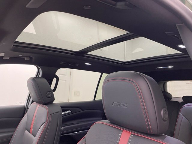 New 2027 Chevrolet Traverse RS w/ LPO, Floor Liner Package AWD/4WD image 7