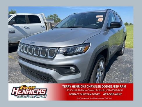 Used 2022 Jeep Compass Latitude AWD/4WD image 1