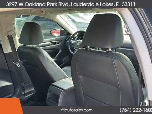 Used 2017 Volkswagen Passat 1.8T R-Line FWD image 30