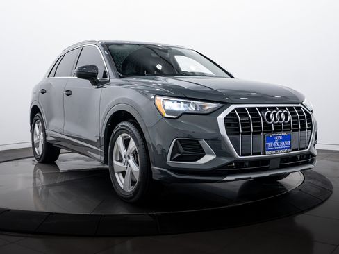 Used 2020 Audi Q3 2.0T Premium w/ Convenience Package image 2