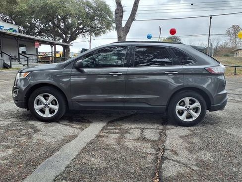 Used 2018 Ford Edge SE FWD image 4