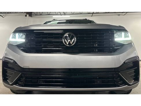 Used 2023 Volkswagen Atlas SEL R-Line AWD/4WD image 3