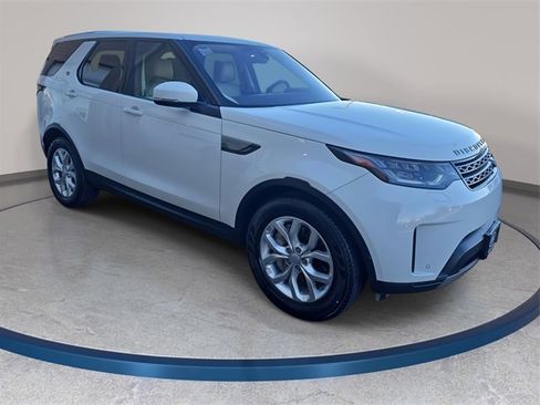 Used 2020 Land Rover Discovery SE image 4