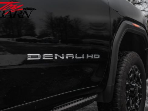Used 2024 GMC Sierra 2500 Denali Ultimate image 11