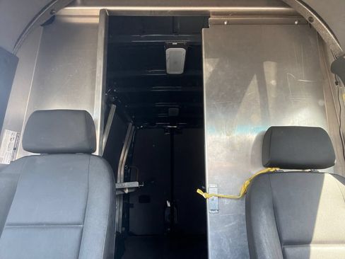 Used 2019 Mercedes-Benz Sprinter 144 image 19