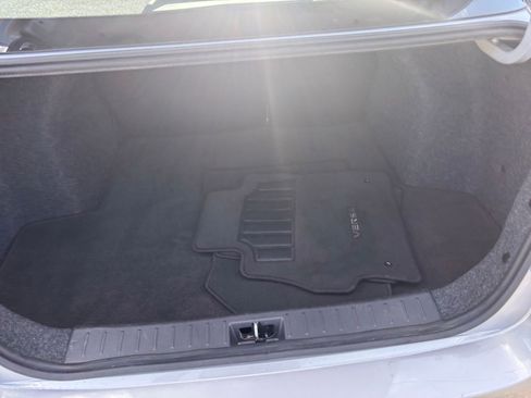 Used 2025 Nissan Versa SV FWD image 31