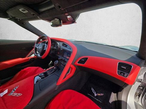 Used 2018 Chevrolet Corvette Stingray Coupe RWD image 19