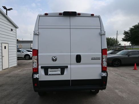 New 2025 RAM ProMaster 2500 w/ Quick Order Package 22G SLT image 18