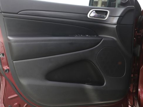 Used 2019 Jeep Grand Cherokee Altitude image 19