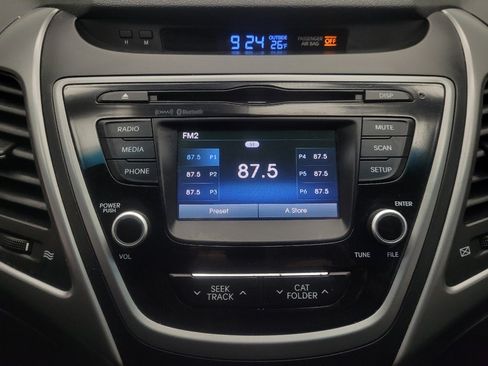 Used 2015 Hyundai Elantra SE w/ Option Group 03 FWD image 25