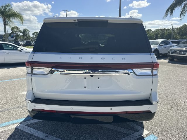 Used 2023 Lincoln Navigator Reserve AWD/4WD image 7