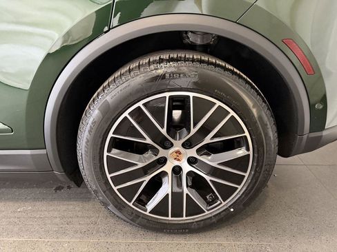 New 2026 Porsche Macan 4 Electric AWD/4WD image 11