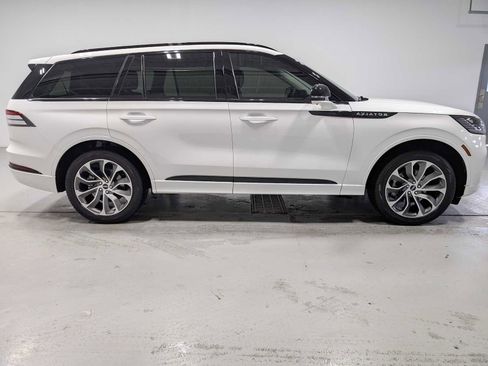Certified 2025 Lincoln Aviator AWD w/ Jet Appearance Package image 7