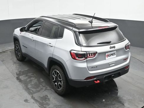 Used 2025 Jeep Compass Trailhawk w/ Trailer Tow Group AWD/4WD image 42