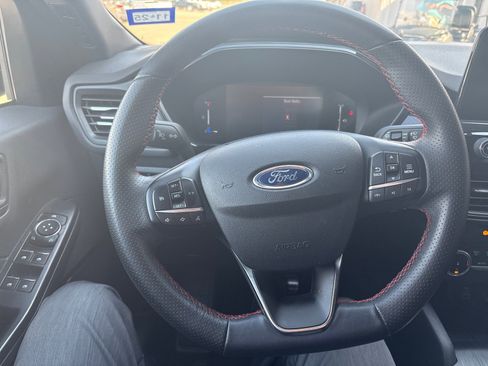 Used 2024 Ford Escape ST-Line image 13
