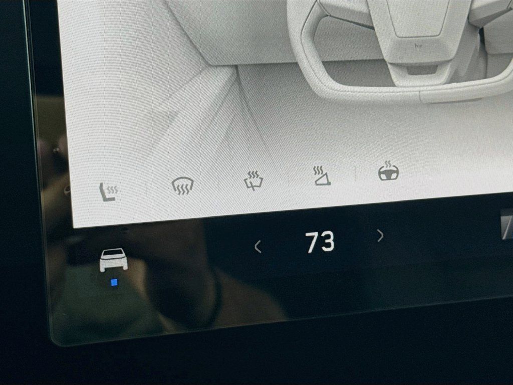Used 2026 Tesla Cybertruck AWD Crew Cab image 18