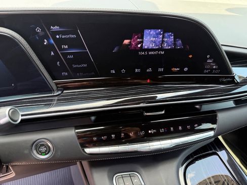 Used 2023 Cadillac Escalade V image 19