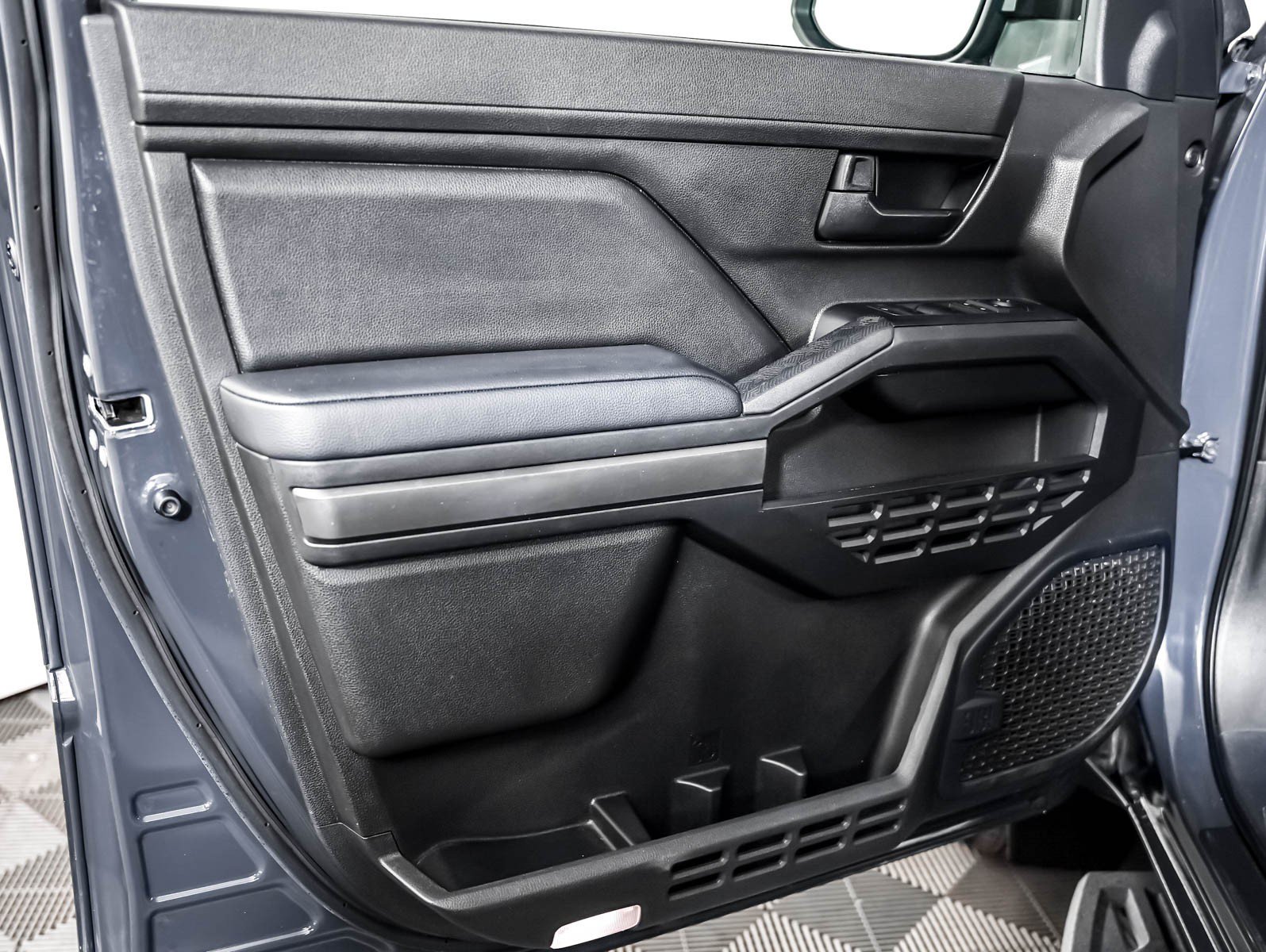 Used 2024 Toyota Tacoma SR5 AWD/4WD image 20
