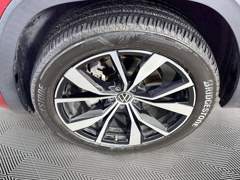 Used 2024 Volkswagen Atlas SEL Premium R-Line AWD/4WD image 34