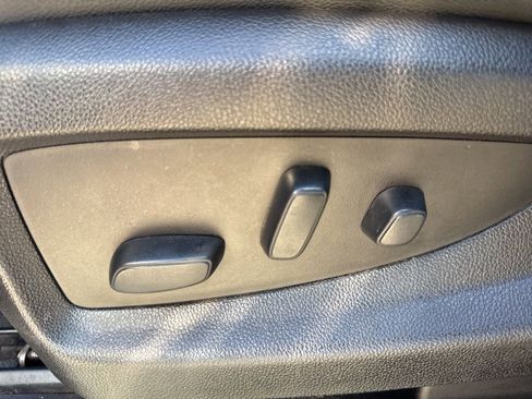 Used 2019 Chevrolet Suburban LT image 16