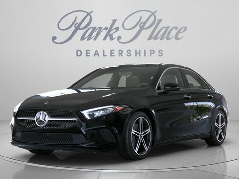 Used 2022 Mercedes-Benz A 220 image 1