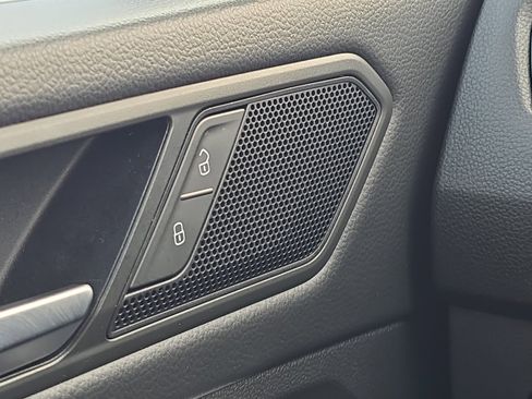 Used 2023 Volkswagen Tiguan S image 21