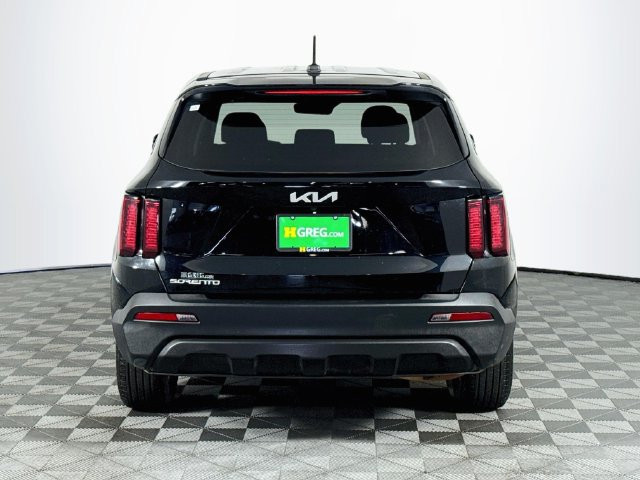 Used 2023 Kia Sorento LX FWD image 7