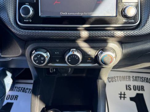 Used 2020 Nissan Kicks S image 14