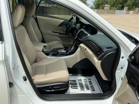 Used 2017 Honda Accord EX-L image 35