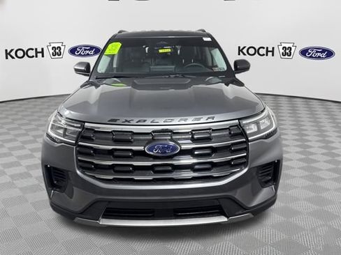 Used 2025 Ford Explorer Active image 2