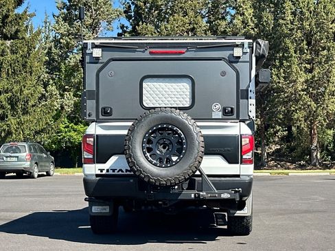Used 2021 Nissan Titan PRO-4X w/ Pro-4x Convenience Package AWD/4WD image 5