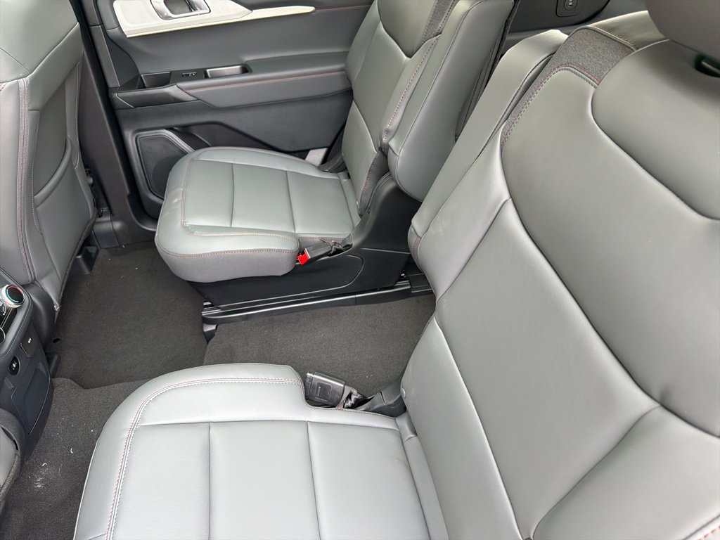 New 2026 Ford Explorer Active w/ Active Comfort Package AWD/4WD image 10