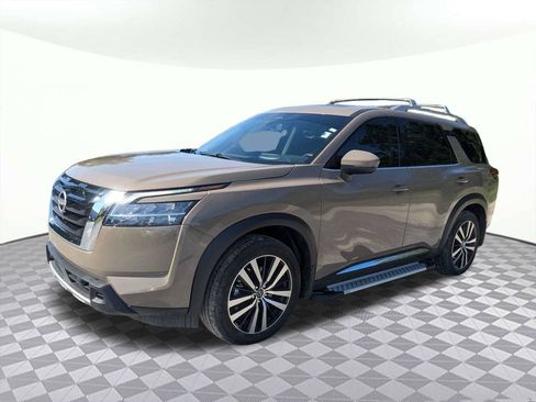 Used 2024 Nissan Pathfinder Platinum w/ Cargo Package FWD image 8