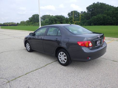 Used 2010 Toyota Corolla FWD image 3