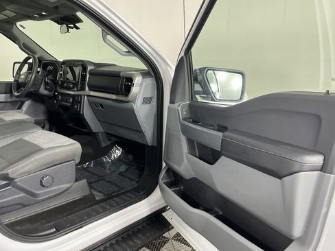 Used 2022 Ford F150 XLT w/ Trailer Tow Package image 17