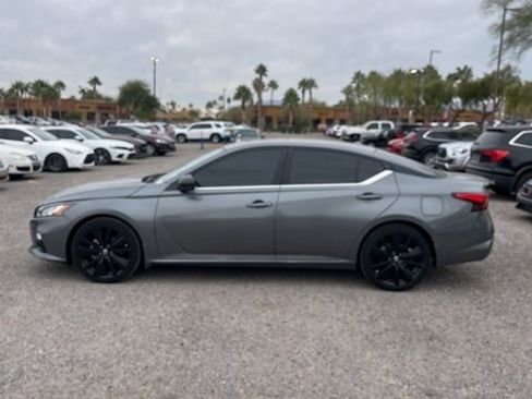 Used 2022 Nissan Altima 2.5 SR w/ Midnight Edition Package image 5