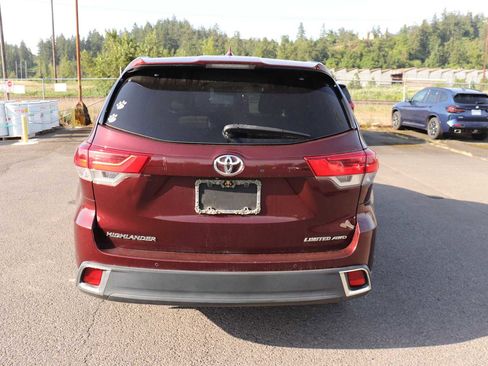 Used 2019 Toyota Highlander Limited Platinum AWD/4WD image 6
