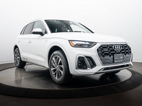 Certified 2023 Audi Q5 2.0T Premium Plus w/ Premium Plus Package AWD/4WD image 2