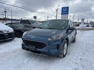 Used 2020 Ford Escape SE video 1