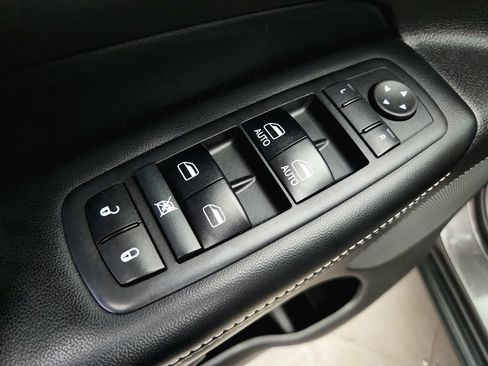 Used 2017 Jeep Grand Cherokee Limited AWD/4WD image 25