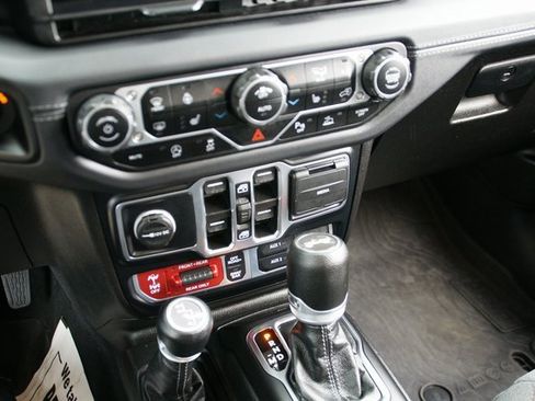 Used 2024 Jeep Wrangler Unlimited Rubicon w/ Safety Group image 23